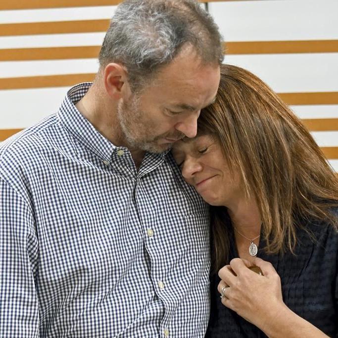 6 Colorado officers charged with failing to intervene during fatal standoff